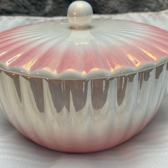 Pink and White Pearl Ceramic Bowl With Lid - Picture 11 of 16